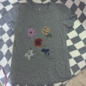 dip Gray Floral Short Sleeve Tee